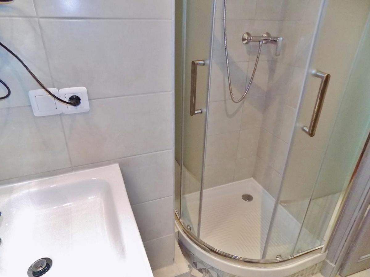 Chambre Triple avec Salle de Bains Privative