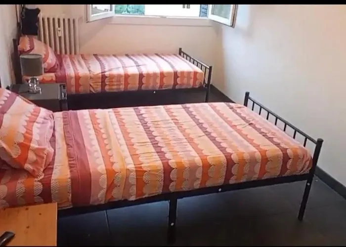 NEW CHEAP PRIVATE ROOM, KITCHEN , OVERWIEUW sea,TRAM on spot, 12 minutes from nice train station with tram , beach in 17 min tram , CHAMBRE PRIVÉE pas cher, cuisine équipée , tram sur place, APERÇU mer, 12 min de la gare de Nice avec le tram, 17 min
